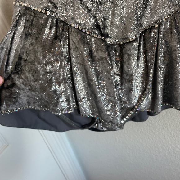 Figure skating dress like new worn once - Picture 3 of 6